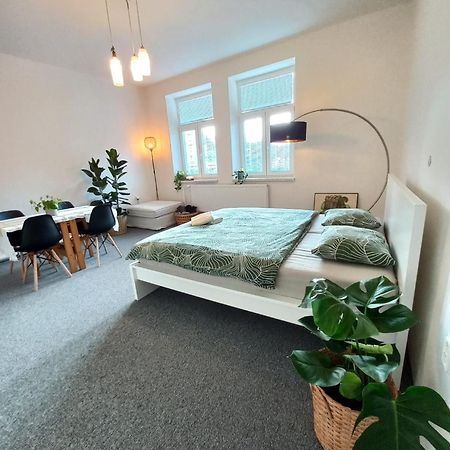 Apartmán Lp 1926 Aneb U Nas Doma Zlín Exteriér fotografie